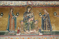 Mosaik an der Fassade der Santa Maria in Trastevere in Rom