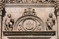 The no8do symbol on the city hall of Seville