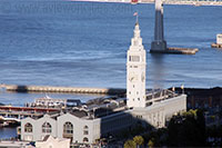 Das Fährgebäude vom Coit Tower in San Francisco aus gesehen