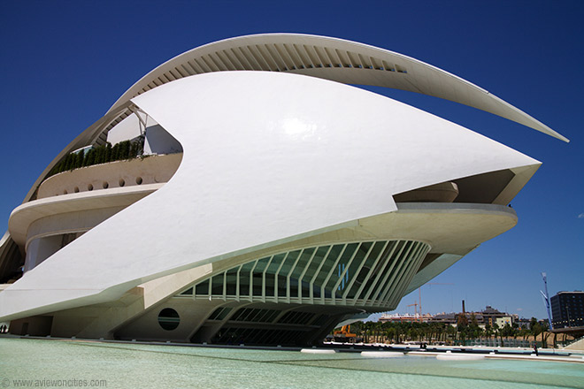 queen sofia palace of the arts. de les Arts Reina Sofía