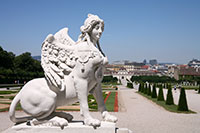 Sphinx im Garten des Belvedere