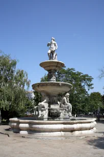 Danube Fountain, Elisabeth Square