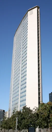 Side view of the Pirelli Tower in Milan
