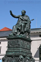 Maximilian I Joseph statue, Max-Joseph-Platz